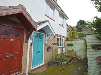 End terrace house to rent in West Street, Strood, Rochester ME2