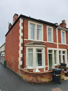 End terrace house to rent in York Road, Easton, Bristol BS5