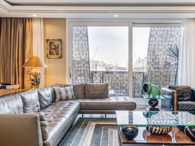 Flat for sale in The Strand, Covent Garden WC2R