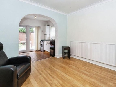 Flat to rent in Fleetwood Road, Slough SL2
