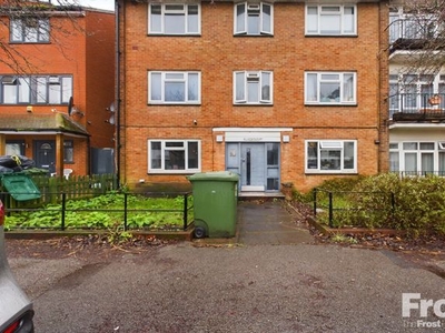 Flat to rent in Percy Avenue, Ashford, Surrey TW15