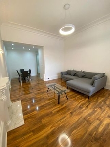 Flat to rent in Queen's Gate Terrace, Kensington SW7