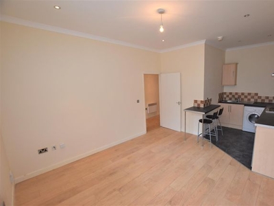 Flat to rent in River Soar Living, Western Road, Leicester LE3