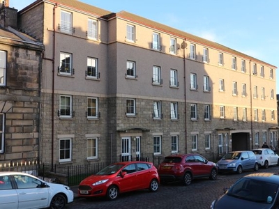 Flat to rent in South Fort Street, Leith, Edinburgh EH6