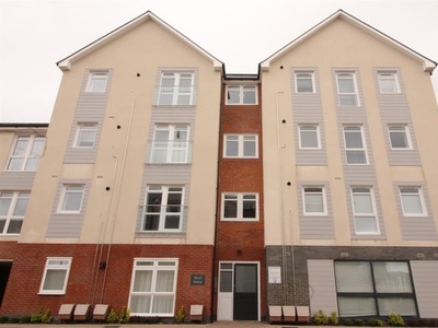 Flat to rent in Stabler Way, Poole BH15