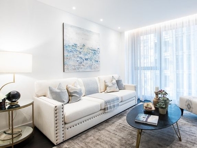 Flat to rent in Thornes House, Nine Elms SW11