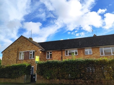 Flat to rent in Tilers Way, Reigate RH2