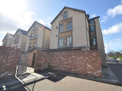 Flat to rent in Village Mews, Wallasey CH45