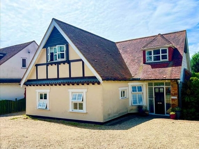Property for sale in Hadleigh Road, Leigh-On-Sea SS9