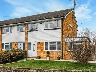 End terrace house to rent in Quebec Avenue, Westerham TN16