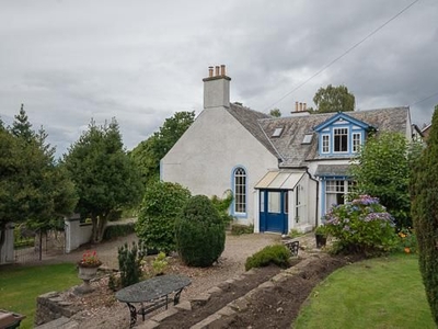 Semi-detached house to rent in Gordon Road, Crieff PH7