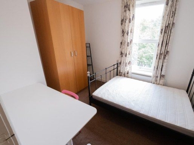 Shared accommodation to rent in Clement Street, Huddersfield, West Yorkshire HD1