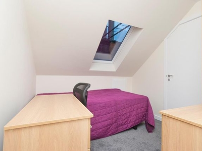 Shared accommodation to rent in Mayfield Road, Edinburgh EH9