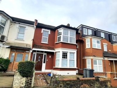 Terraced house for sale in Castlewood Road, London N16