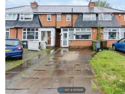 Terraced house to rent in Amberley Road, Solihull B92