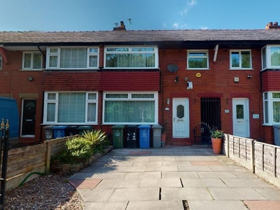 Terraced house to rent in Broadway, Manchester M41