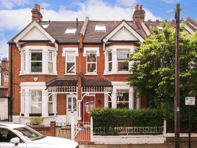 Terraced house to rent in Eridge Road, London W4