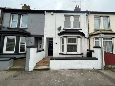 Terraced house to rent in Garfield Road, Gillingham ME7