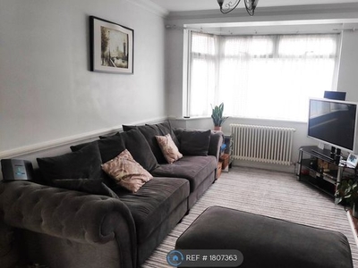 Terraced house to rent in Stanhope Road, Swanscombe DA10