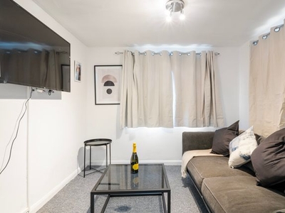 Town house to rent in Keogh Road, London E15