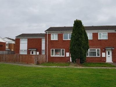 Town house to rent in Longbeck Way, Thornaby, Stockton-On-Tees TS17
