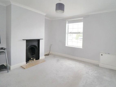 1 Bedroom Flat For Rent In Walton-on-thames, Surrey