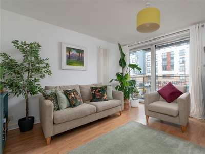 2 bed flat for sale in Fettes