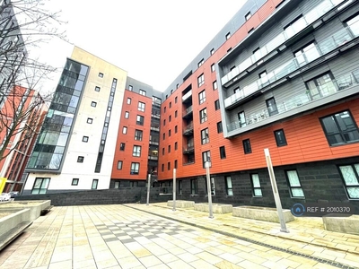 2 bedroom flat for rent in Plaza Boulevard, Liverpool, L8