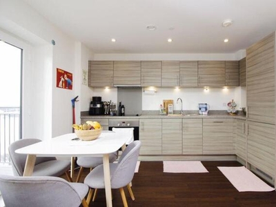 2 Bedroom Flat For Sale In Capstan Road, Southampton