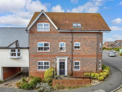 2 Bedroom Ground Floor Flat For Sale In Codmore Hill, Pulborough
