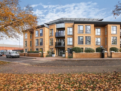 2 Bedroom Retirement Apartment For Sale in Solihull, West Midlands