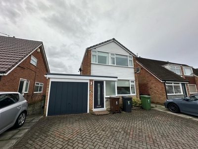 3 bedroom detached house for rent in Meadow Lane, Maghull, Liverpool, L31