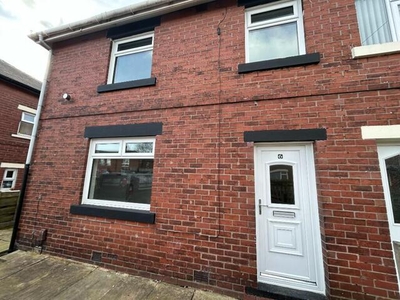3 Bedroom Semi-detached House For Rent In Dukinfield, Cheshire