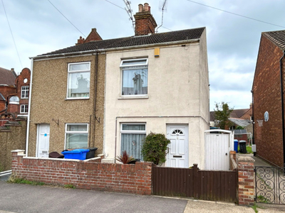 3 Bedroom Semi-detached House For Sale In Pakefield, Lowestoft