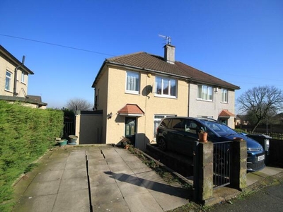 3 Bedroom Semi-detached House For Sale In Thorpe Edge