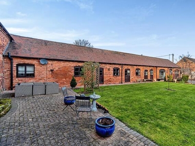 4 Bedroom Barn Conversion For Sale In Wolverhampton