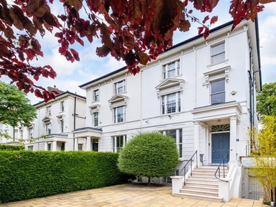 6 bedroom property to let in Warwick Gardens London W14
