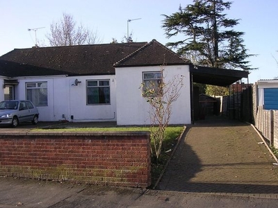 Bungalow to rent in Lee Road, Leamington Spa CV31