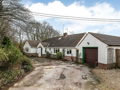 Country house for sale in Hop Gardens, Whiteparish, Salisbury, Wiltshire SP5