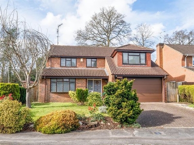 Detached house for sale in Kingsley Close, Crowthorne, Berkshire RG45