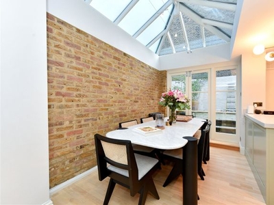 Flat for sale in Chalcot Road, Primrose Hill, London NW1