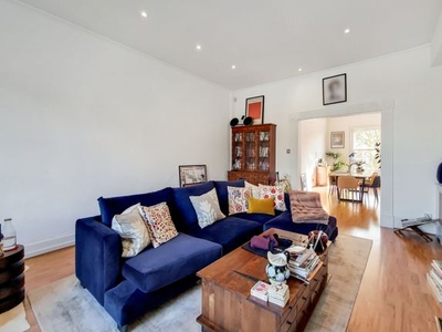 Flat for sale in Clifton Gardens, Warwick Avenue Station W9