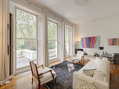 Flat for sale in Courtfield Gardens, London SW5