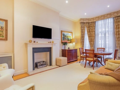 Flat for sale in Culford Gardens, London SW3