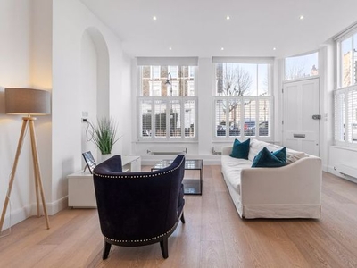 Flat for sale in Gloucester Avenue, Primrose Hill, London NW1