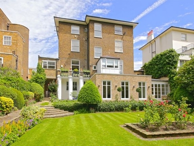 Flat for sale in Hamilton Terrace, St Johns Wood, London NW8