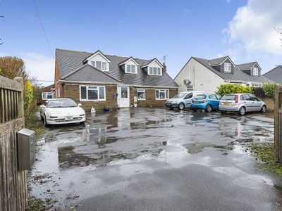 Property for sale in Larkhill Road, Durrington, Salisbury SP4