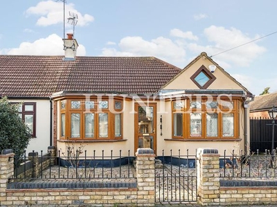 Semi-detached bungalow for sale in Curtis Road, Hornchurch RM11