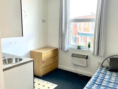 Studio to rent in Walsall Street, Willenhall WV13