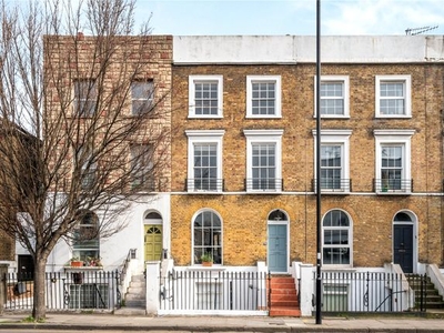 Terraced house for sale in New North Road, Islington, London N1